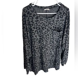 Jodifl leopard grey and black loose fitting long sleeve with left pocket size L